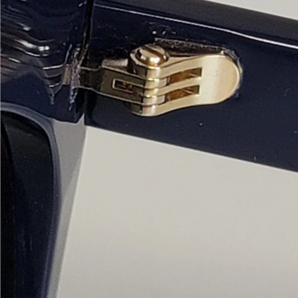 Authentic Gucci Women's Blue Sunglasses comes with coa . Brand new - Picture 9 of 14